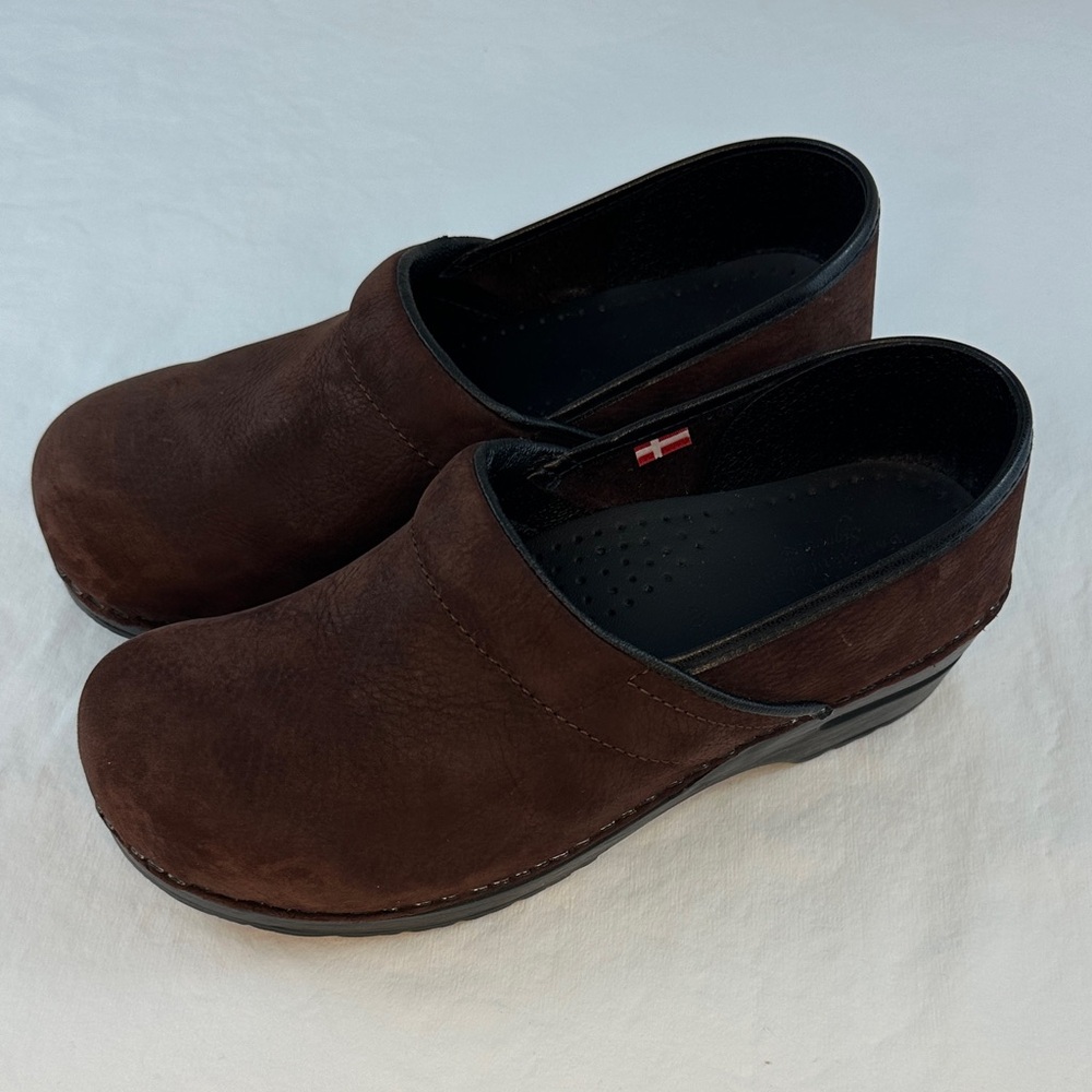 Sanita Professional Clogs • Brown Leather • Size 40